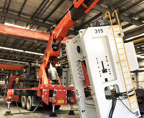 金堂附近随车吊出租，轻松解决运输难题