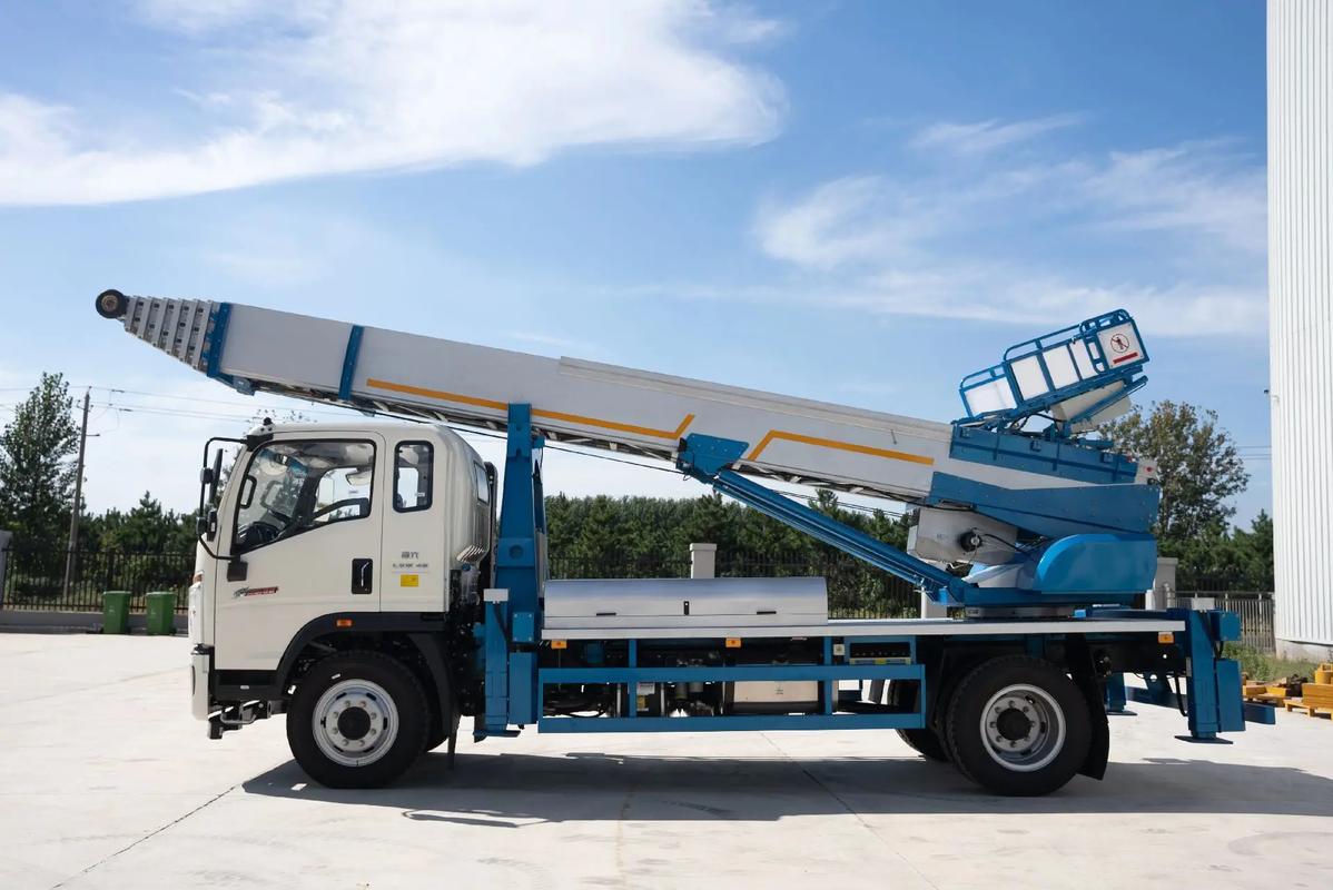 金堂云梯上料车租赁费用