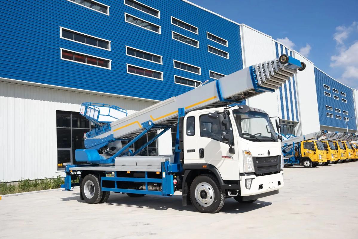 金堂出租云梯车高空作业车 建筑垃圾搬运