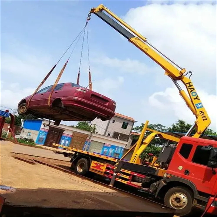 金堂吊车吊汽车的正确方法